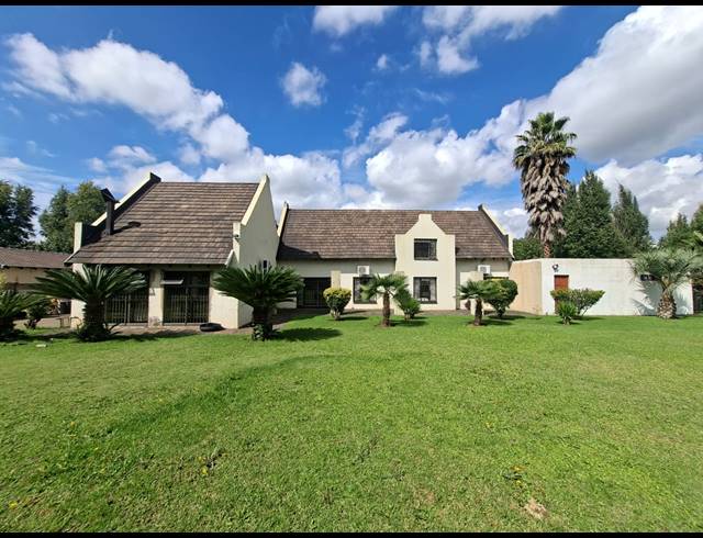 3 BEDROOM HOUSE FOR SALE IN THREE RIVERS PROPER